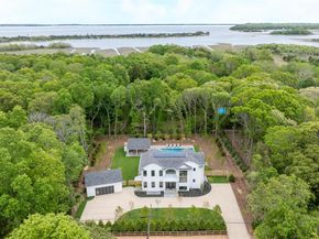 4 Dogwood Drive, East Hampton NY 11937
