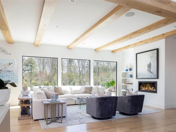 4 Dogwood Drive, East Hampton NY 11937