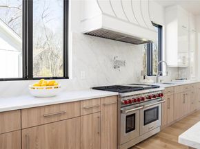 4 Dogwood Drive, East Hampton NY 11937