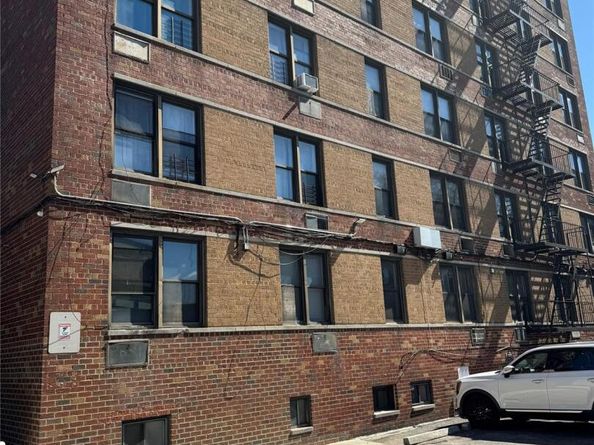1725 Edison Avenue 2D, Bronx NY 10461