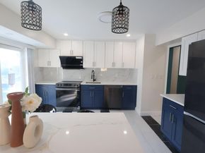 18 Park Drive E, Syosset NY 11791
