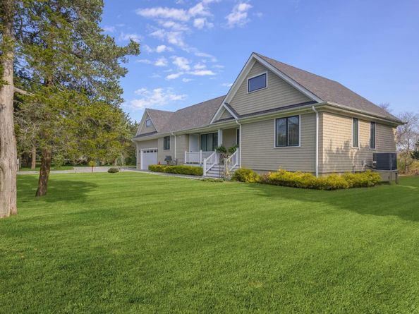 26 Tuthill Lane, Remsenburg NY 11960