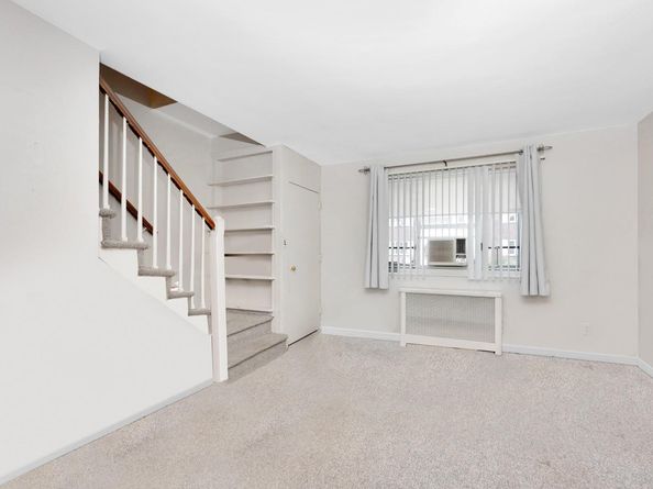 227-09 Hillside Avenue 517 DUPLEX, Bellerose Manor NY 11427