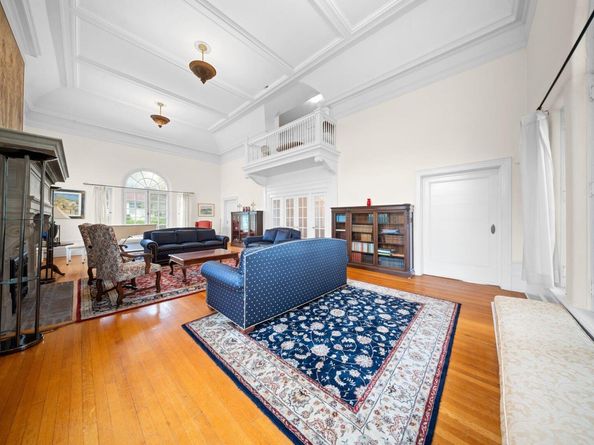 10-08 Shore Road, Douglaston NY 11363