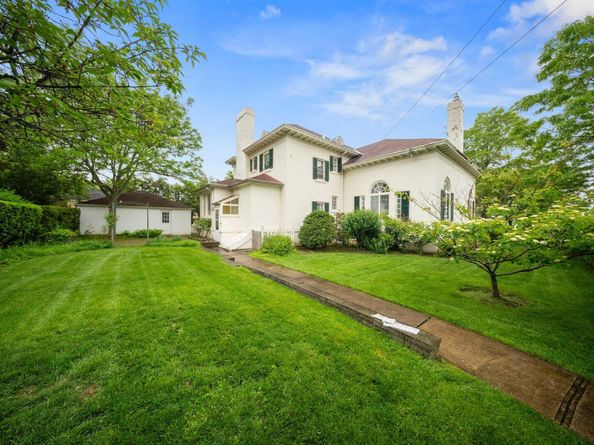 10-08 Shore Road, Douglaston NY 11363