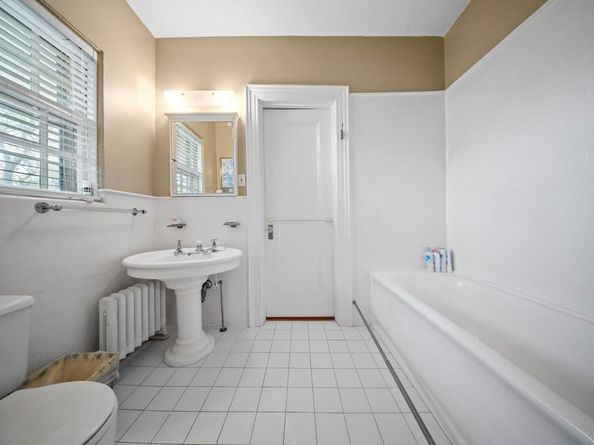 10-08 Shore Road, Douglaston NY 11363