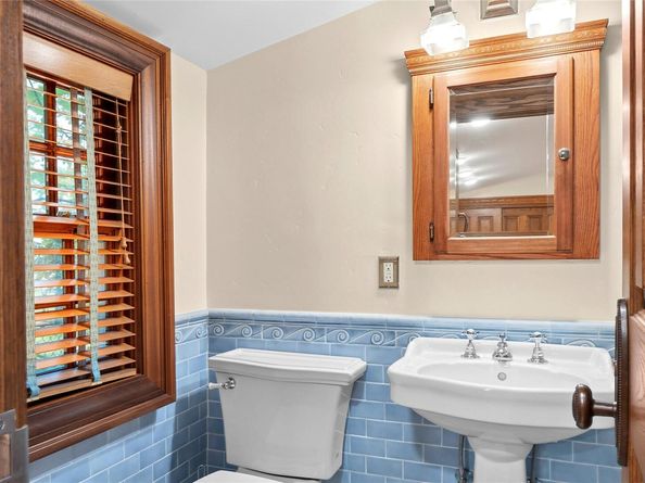 60 Reid Avenue, Port Washington NY 11050