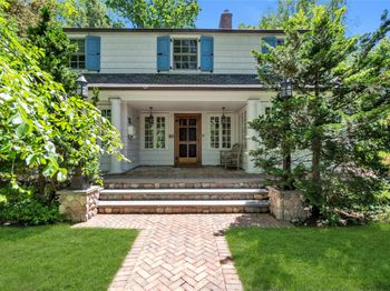 60 Reid Avenue