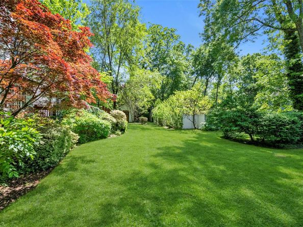 60 Reid Avenue, Port Washington NY 11050