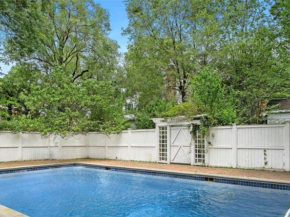 60 Reid Avenue, Port Washington NY 11050