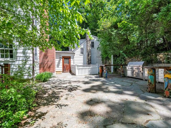 60 Reid Avenue, Port Washington NY 11050