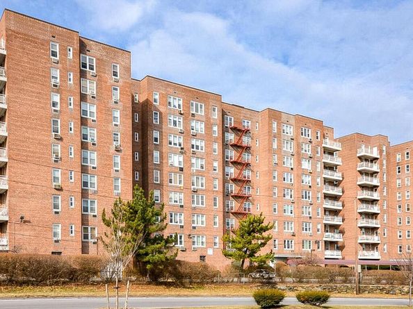 245 Rumsey Road 6X, Yonkers NY 10701
