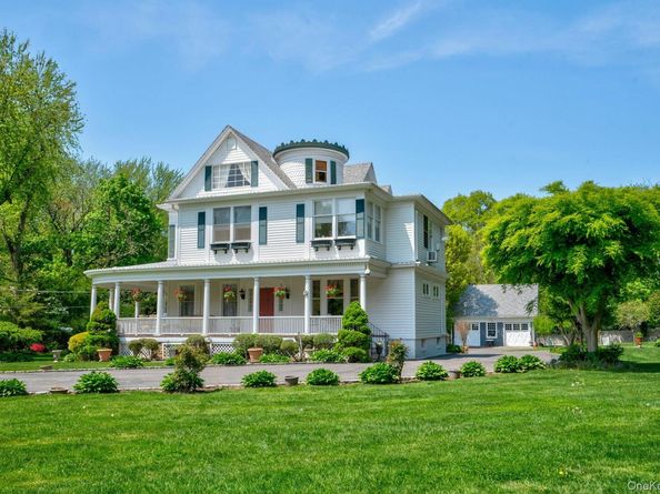 89 Duck Pond Road, Glen Cove NY 11542