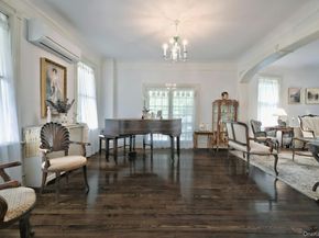 89 Duck Pond Road, Glen Cove NY 11542