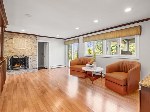 5 Glen Hill Court, Dix Hills NY 11746