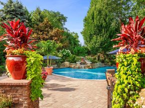 5 Glen Hill Court, Dix Hills NY 11746