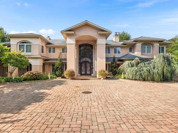 5 Glen Hill Court