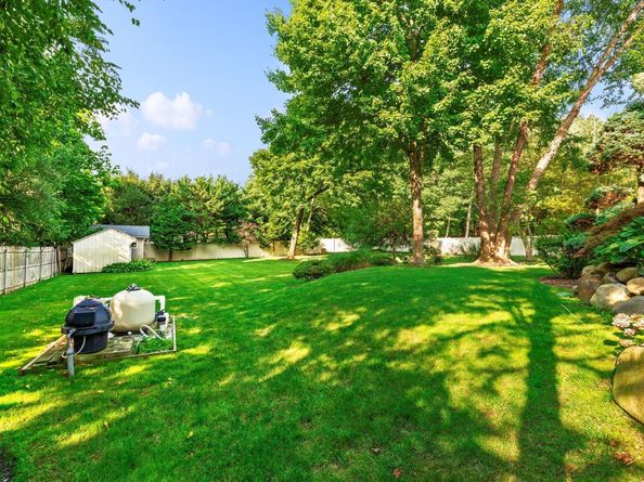 5 Glen Hill Court, Dix Hills NY 11746