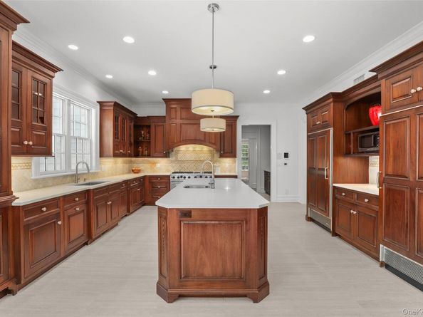 17 Cooper Road, Scarsdale NY 10583