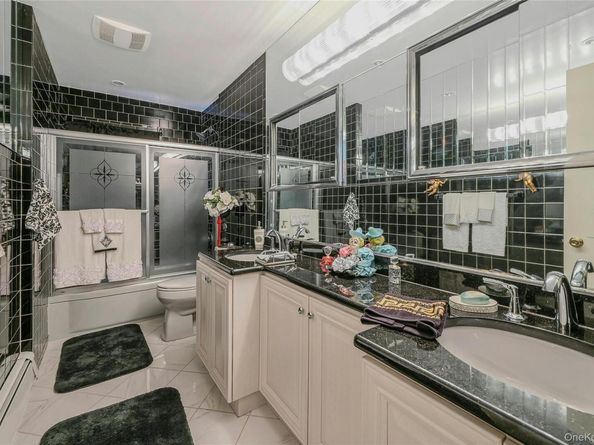 2 Goldfield Street, Melville NY 11747