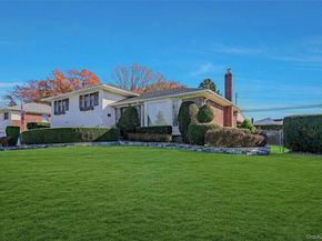 2 Goldfield Street, Melville NY 11747