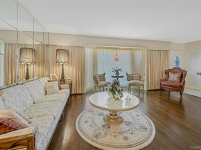 2 Goldfield Street, Melville NY 11747