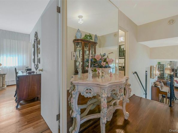 2 Goldfield Street, Melville NY 11747