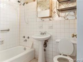 290 W 232nd Street 4F, Bronx NY 10463