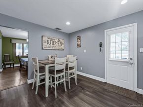 4298 Express Drive N, Ronkonkoma NY 11779