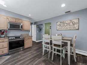 4298 Express Drive N, Ronkonkoma NY 11779