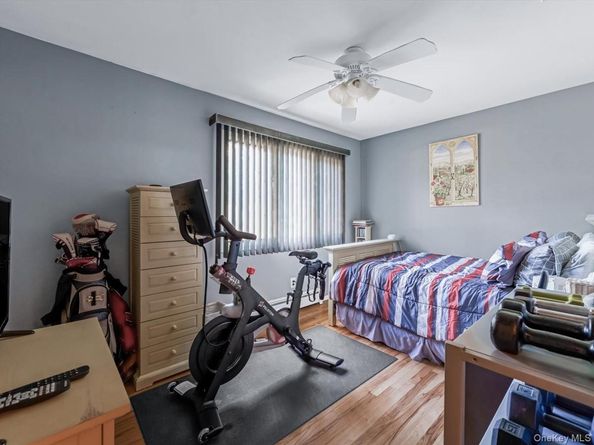 4298 Express Drive N, Ronkonkoma NY 11779