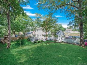 4298 Express Drive N, Ronkonkoma NY 11779