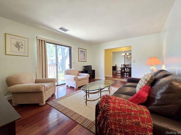 729 Hilltop Court 729, Coram NY 11727