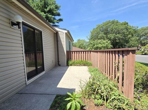 729 Hilltop Court 729, Coram NY 11727