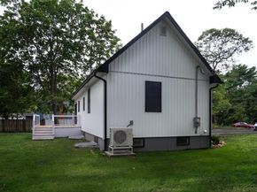 568 S Granny Road, Medford NY 11763