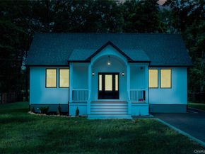 568 S Granny Road, Medford NY 11763