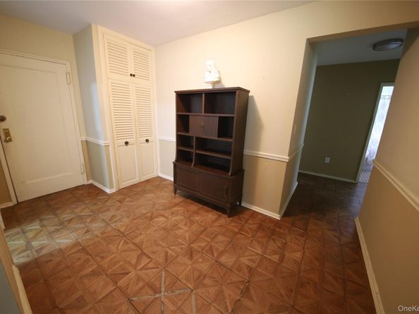 41 Lawrence Drive B, White Plains NY 10603
