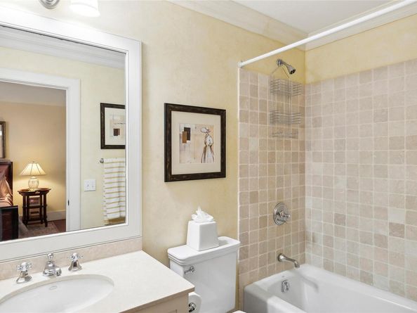 4 Barclay Court, East Hampton NY 11937