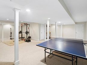 4 Barclay Court, East Hampton NY 11937