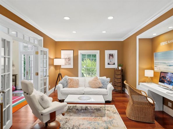 4 Barclay Court, East Hampton NY 11937