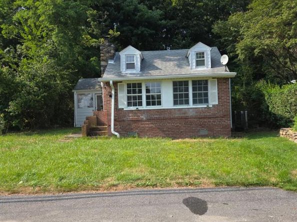 22 Lake Shore Drive N, Mahopac NY 10541