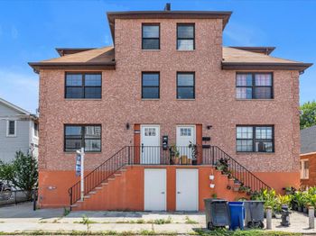 170 Beach 4th Street