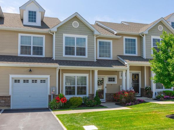 26 Avery Way, Blue Point NY 11772