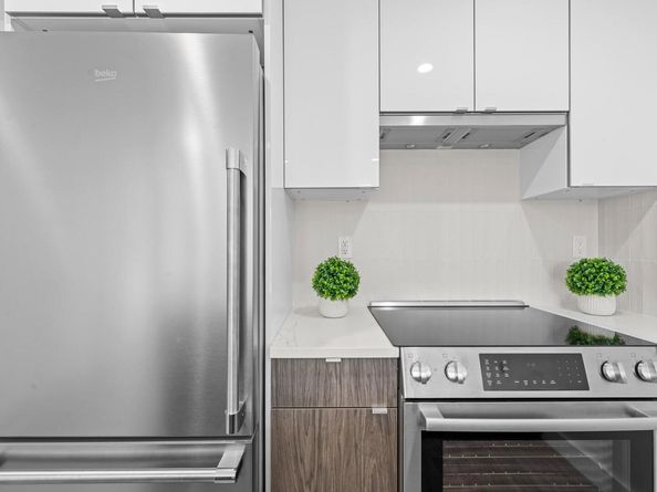 46-40 Vernon Boulevard 2A, Long Island City NY 11101