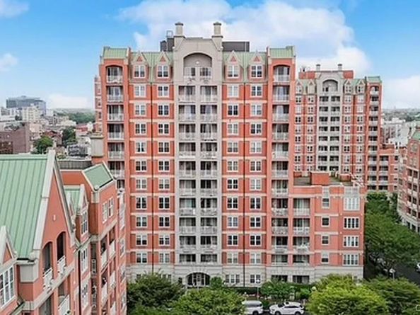 55 Oceana Drive E 1B, Brooklyn NY 11235