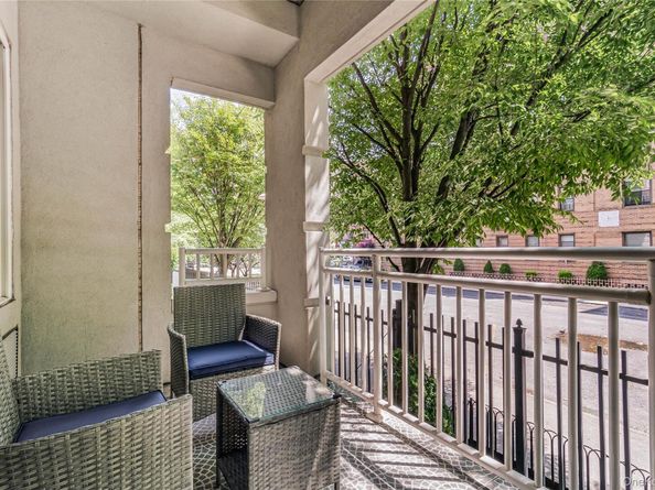 55 Oceana Drive E 1B, Brooklyn NY 11235