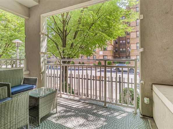 55 Oceana Drive E 1B, Brooklyn NY 11235