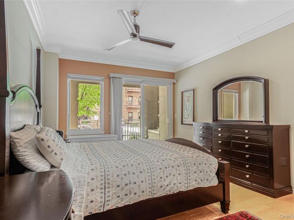 55 Oceana Drive E 1B, Brooklyn NY 11235