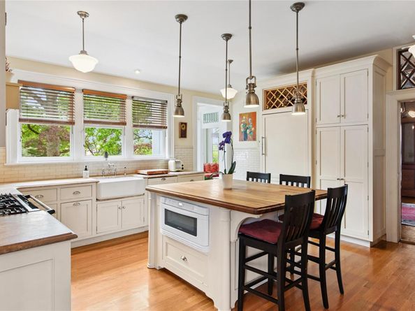 28 Shore Road, Douglaston NY 11363