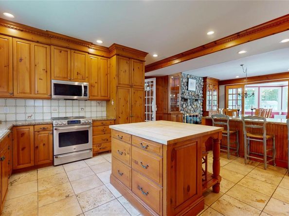 124 Montauk Highway, Westhampton NY 11977